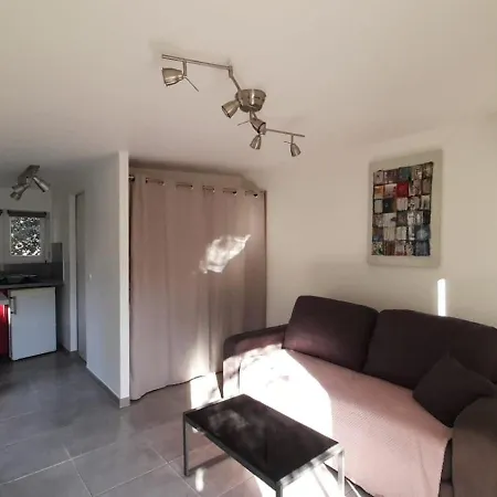 Climatise Independant De 24m² Διαμέρισμα